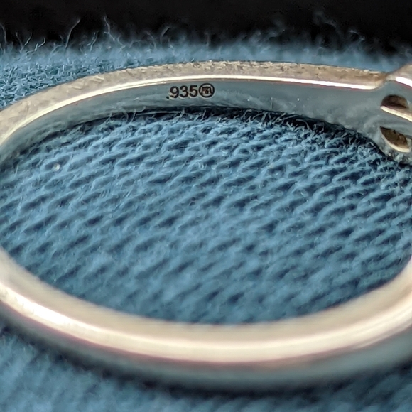 1 ct Custom Designed Moissanite Ring ( .935 Silver Band) - Picture 5 of 6